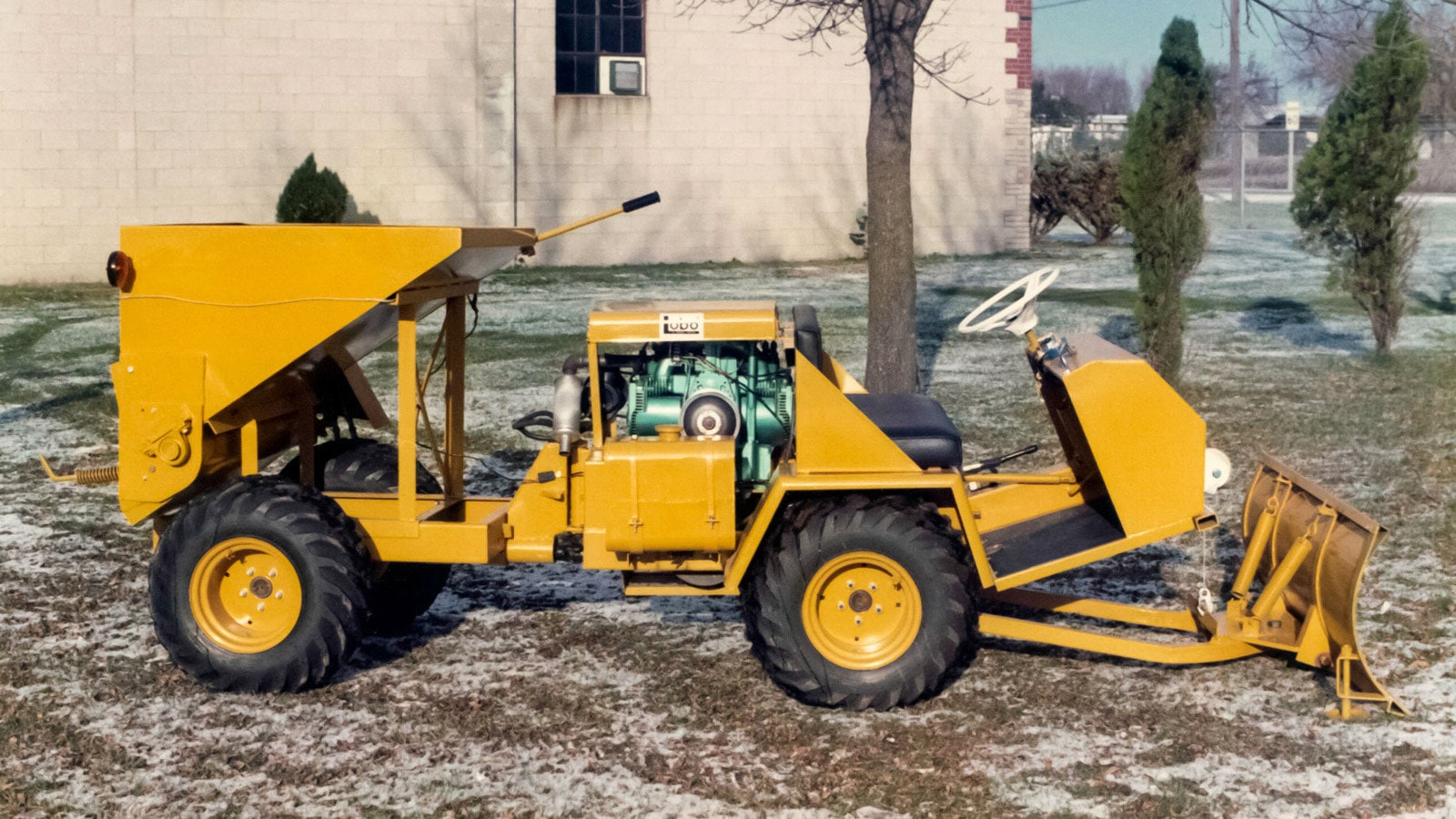 trackless vehicles history original lobo prototype mt1 yellow