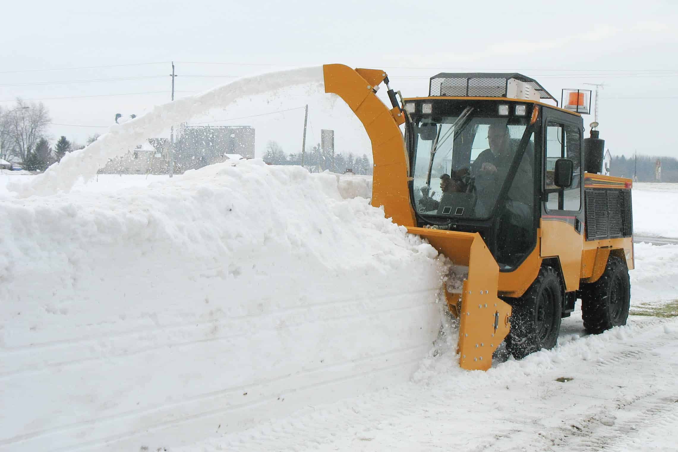 trackless vehicles mt6 tractor machine and twin auger snowblower