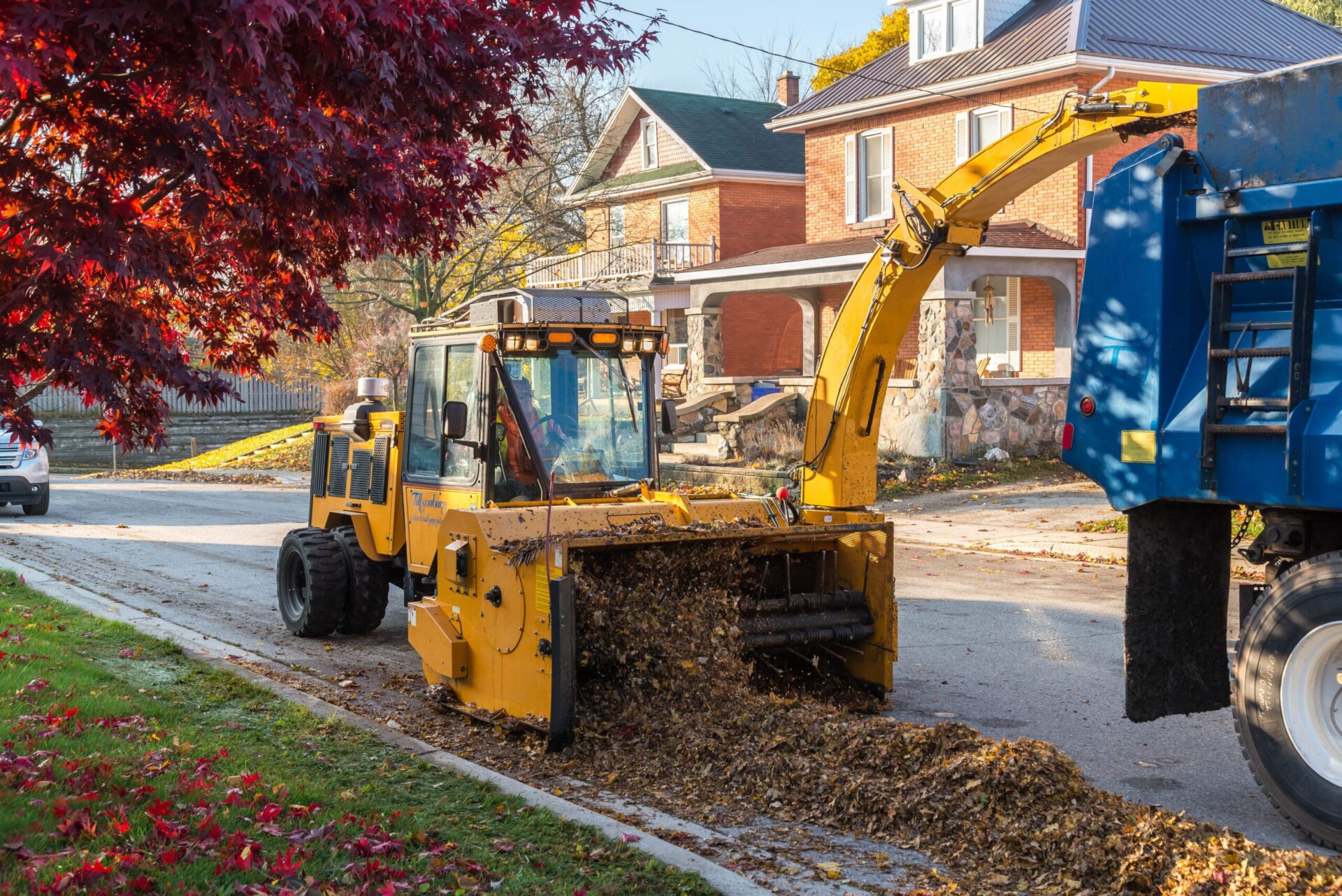 trackless vehicles mt6 tractor machine and leaf loader